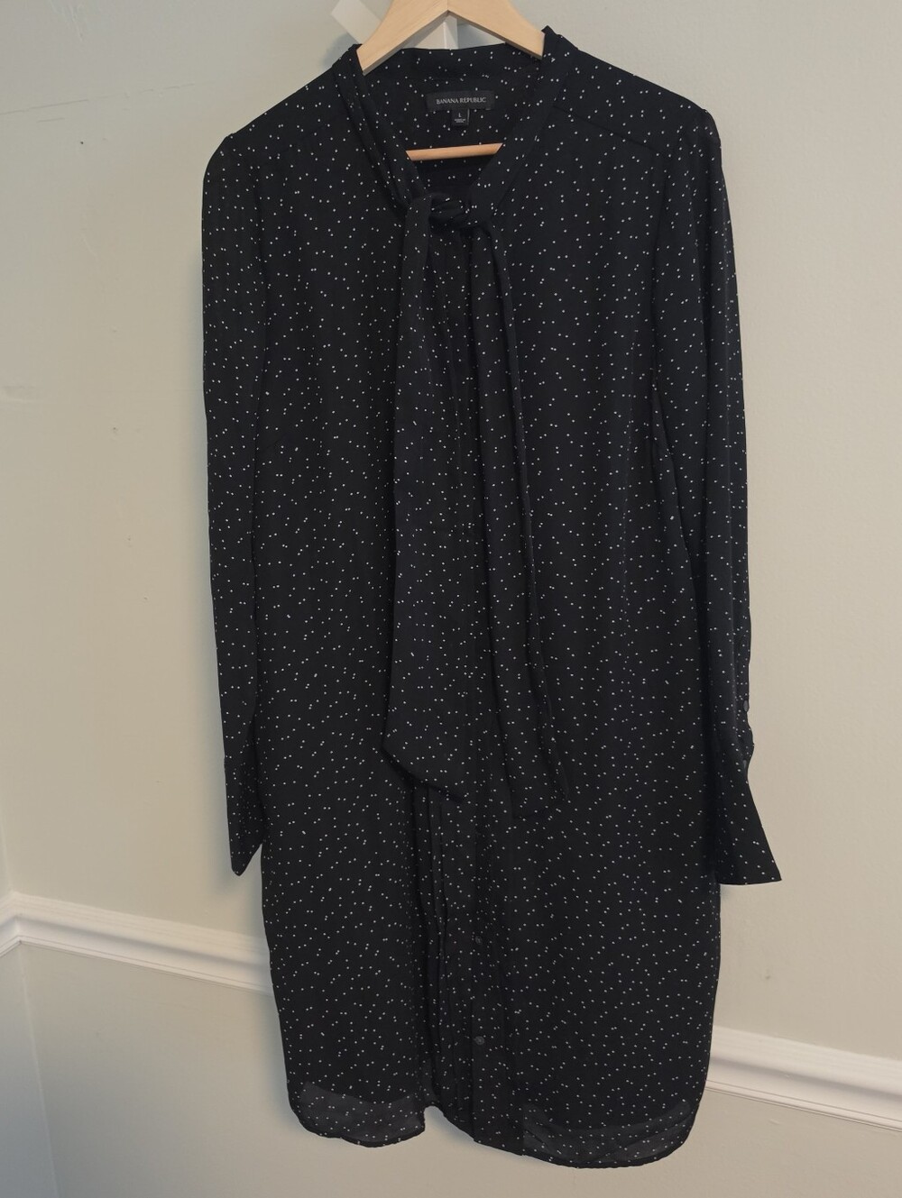Banana Republic Black Polka Dot Sheer Tie-Neck Shirtdress Large